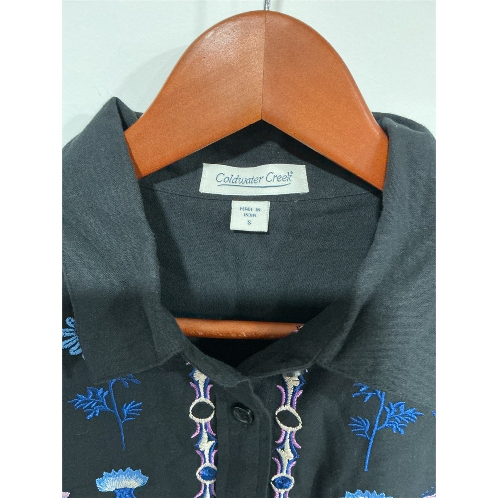 Coldwater Creek Floral embroidered button up shirt, Black, Small, Lagenlook - Picture 6 of 10